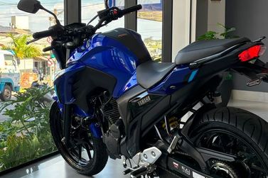 YAMAHA FZ25