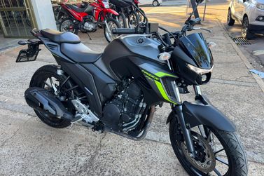YAMAHA FZ25