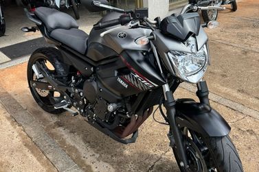 YAMAHA XJ6