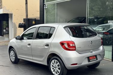 Renault SANDERO