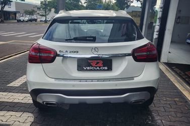 Mercedes-Benz CLA-200