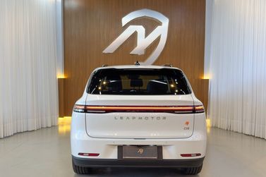Leapmotor C10