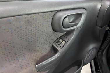 GM - Chevrolet Corsa