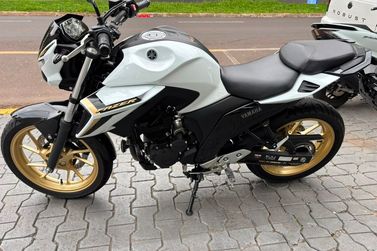 YAMAHA FZ25
