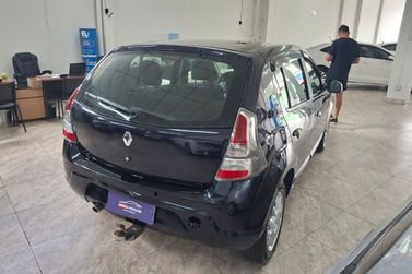 Renault SANDERO