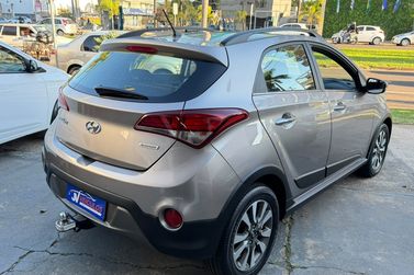 Hyundai HB20X