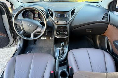 Hyundai HB20X