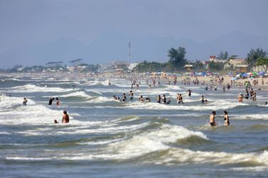 Paraná tem 94% das praias próprias para banho