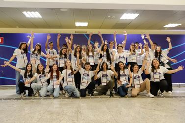Estudantes do Paraná começam a embarcar para intercâmbios de 2024