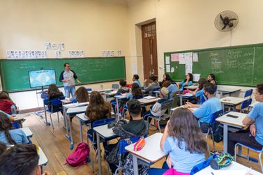 Governo autoriza convocação de mais 1.144 professores aprovados em concurso