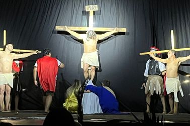 Teatro da Paixão de Cristo reúne grande publico na Estação União