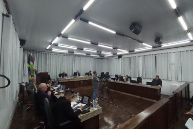 Presidente do IMPRESS apresenta informações importantes na Câmara de Porto União