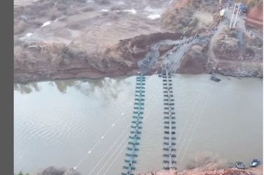Batalhão de Porto União constrói novas pontes flutuantes após enchentes no RS