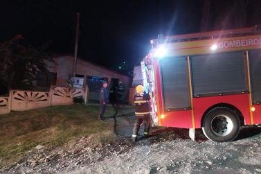 Bombeiros combatem princípio de incêndio em residência no centro de Canoinhas
