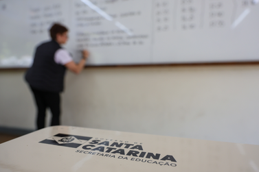 Novo concurso da Educa&ccedil;&atilde;o em SC ter&aacute; at&eacute; 10 mil vagas
