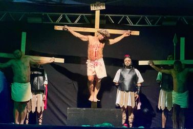 Teatro da Paix&atilde;o de Cristo re&uacute;ne grande p&uacute;blico e emociona a todos na Esta&ccedil;&atilde;o Uni&atilde;o