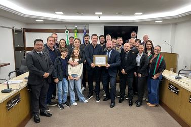 Clemente Bahniuk recebe homenagem na C&acirc;mara de Vereadores de Uni&atilde;o da Vit&oacute;ria