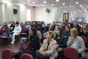 Profissionais da sa&uacute;de participam de treinamento para atender gestantes com pr&eacute;-ecl&acirc;mpsia