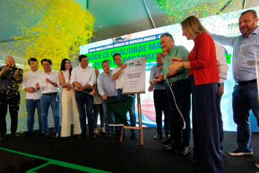 Ratinho Jr inaugura AME e anuncia projeto contra enchentes do Rio Igua&ccedil;u