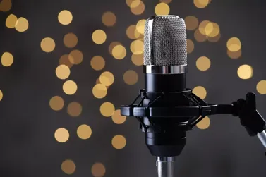 A partir desta ter&ccedil;a pr&eacute;-candidatos n&atilde;o podem apresentar programas de r&aacute;dio e TV