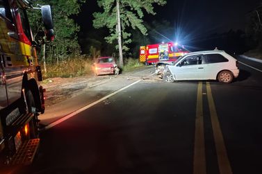 Colis&atilde;o na BR-280 deixa dois feridos; um dos ve&iacute;culos tinha placas de Porto Uni&atilde;o