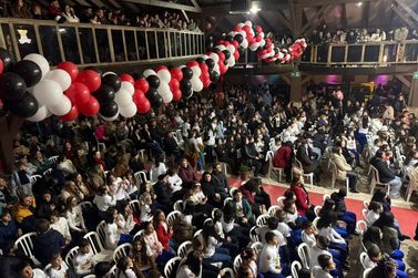 Formatura do Proerd re&uacute;ne estudantes de Uni&atilde;o da Vit&oacute;ria em noite de muita celebra&ccedil;&atilde;o 