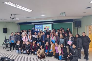 Secretaria de Educa&ccedil;&atilde;o realiza capacita&ccedil;&atilde;o para profissionais de apoio escolar