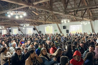 Mais de 700 alunos recebem &oacute;culos do programa Bons Olhos Paran&aacute; em Uni&atilde;o da Vit&oacute;ria