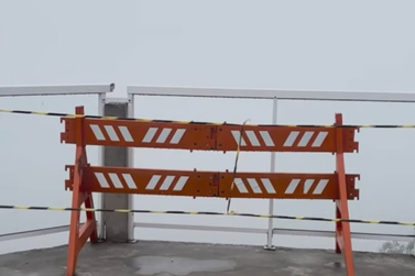 Parte do mirante do Morro do Cristo fica interditada ap&oacute;s dano em estrutura de prote&ccedil;&atilde;o