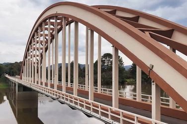 Ponte Manoel Ribas ser&aacute; interditada por tr&ecirc;s dias para obras na ilumina&ccedil;&atilde;o