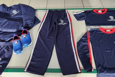 Prefeitura de Uni&atilde;o da Vit&oacute;ria inicia entrega de 6 mil kits de uniformes escolares
