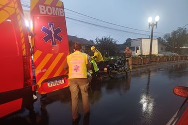 Pedestre fica ferido ap&oacute;s ser atingido por motocicleta em Porto Uni&atilde;o