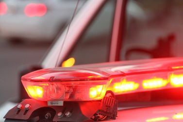 Homem &eacute; preso ap&oacute;s atear fogo em resid&ecirc;ncia durante discuss&atilde;o em Paulo Frontin 