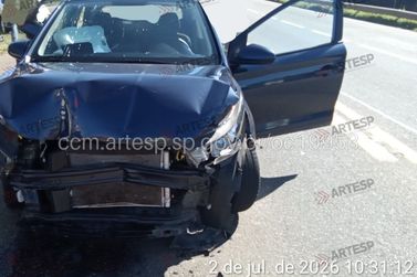 Motorista fica ferido em colis&atilde;o entre HB20 e Spin na SP-344