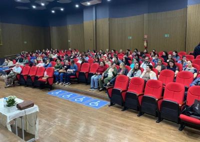 Professores e gestores participam de capacita&ccedil;&atilde;o sobre pensamento computacional e cultura digital nas escolas