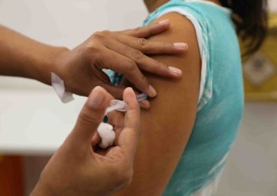 A&ccedil;&atilde;o busca ampliar cobertura vacinal contra doen&ccedil;as respirat&oacute;rias no munic&iacute;pio