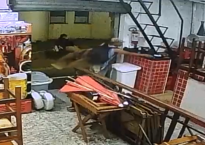 De acordo com a Pol&iacute;cia Militar, uma trabalhadora teve o aparelho levado