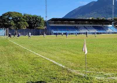 Barra/Atl&eacute;tico e Vila Leite disputam o t&iacute;tulo do futebol amador de Andradas no Est&aacute;dio JK