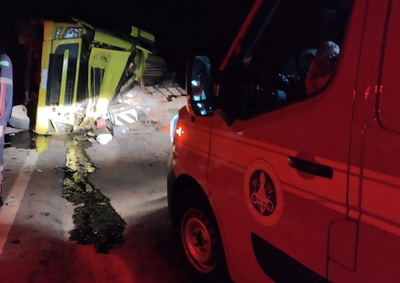 Acidente ocorreu durante a noite e mobilizou equipes do Corpo de Bombeiros e do Samu