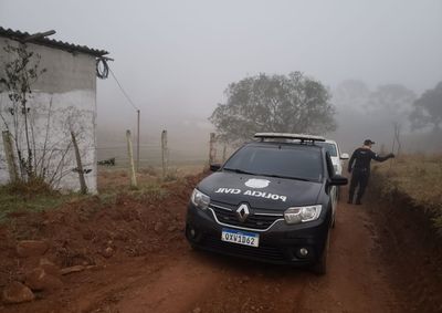A&ccedil;&atilde;o mobilizou cerca de 30 policiais e resultou na pris&atilde;o de duas pessoas, que foram levadas para o pres&iacute;dio de Andradas