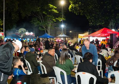 Forr&oacute; com Drika & &Eacute;der, artesanato e pra&ccedil;a de alimenta&ccedil;&atilde;o fazem parte da programa&ccedil;&atilde;o