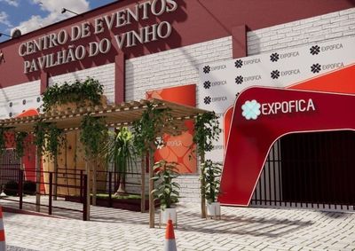 Feira re&uacute;ne ind&uacute;stria, com&eacute;rcio, cultura e atra&ccedil;&otilde;es musicais