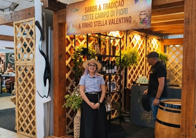 Estande da vin&iacute;cola recebe visitantes com r&oacute;tulos premiados, lan&ccedil;amentos e experi&ecirc;ncias ligadas &agrave; cultura do vinho