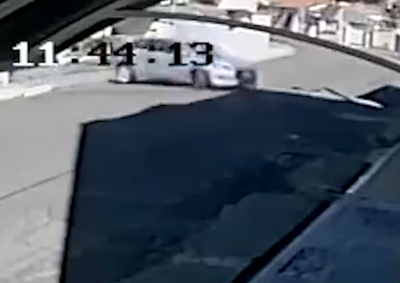 C&acirc;mera de seguran&ccedil;a registrou o momento em que ve&iacute;culo atingiu uma resid&ecirc;ncia na Vila Graziani