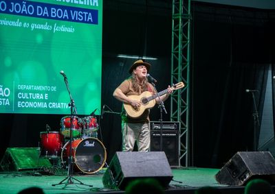 M&uacute;sico de Andradas apresentou a can&ccedil;&atilde;o &ldquo;Minha Hist&oacute;ria&rdquo; e encantou o p&uacute;blico
