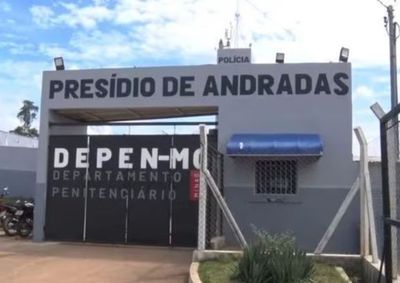 Dupla em motocicleta teria danificado autom&oacute;vel e lan&ccedil;ado pedras contra ve&iacute;culos