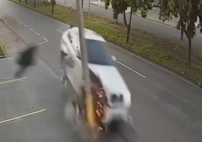 Apesar do forte impacto e dos estragos causados pela batida, ningu&eacute;m se feriu