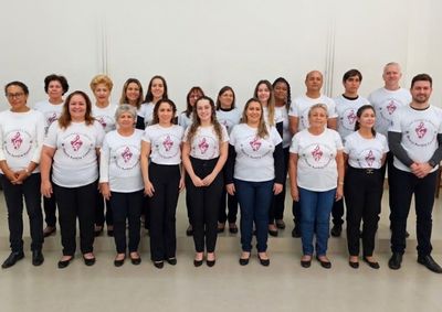 Grupo da Associa&ccedil;&atilde;o Amigos da Cultura de Andradas re&uacute;ne participantes de diferentes idades