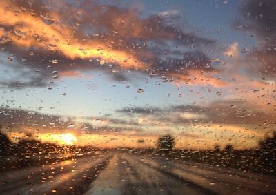 Aviso de grande perigo para altas temperaturas segue at&eacute; quarta e previs&atilde;o de tempestade inclui ventos e possibilidade de granizo