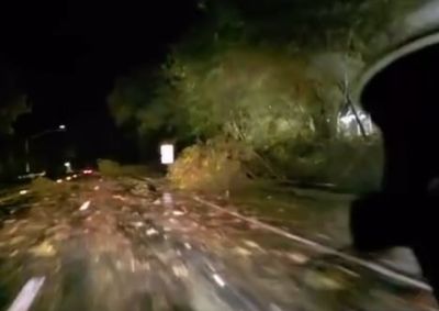 Chuva que atingiu a regi&atilde;o na noite de segunda-feira j&aacute; causou transtornos